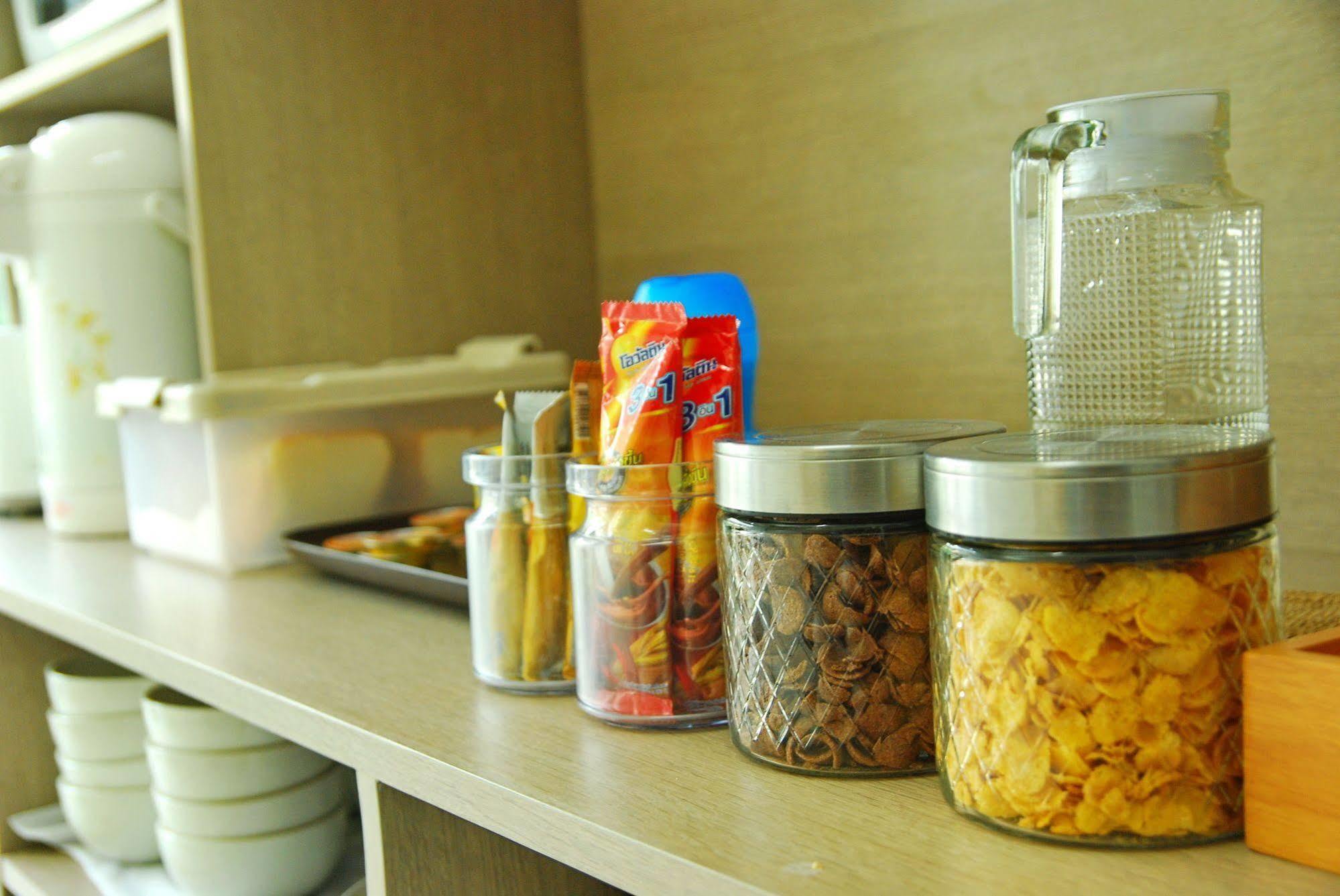 Riski Residence Bangkok-Noi - Wasit Apartment Kültér fotó