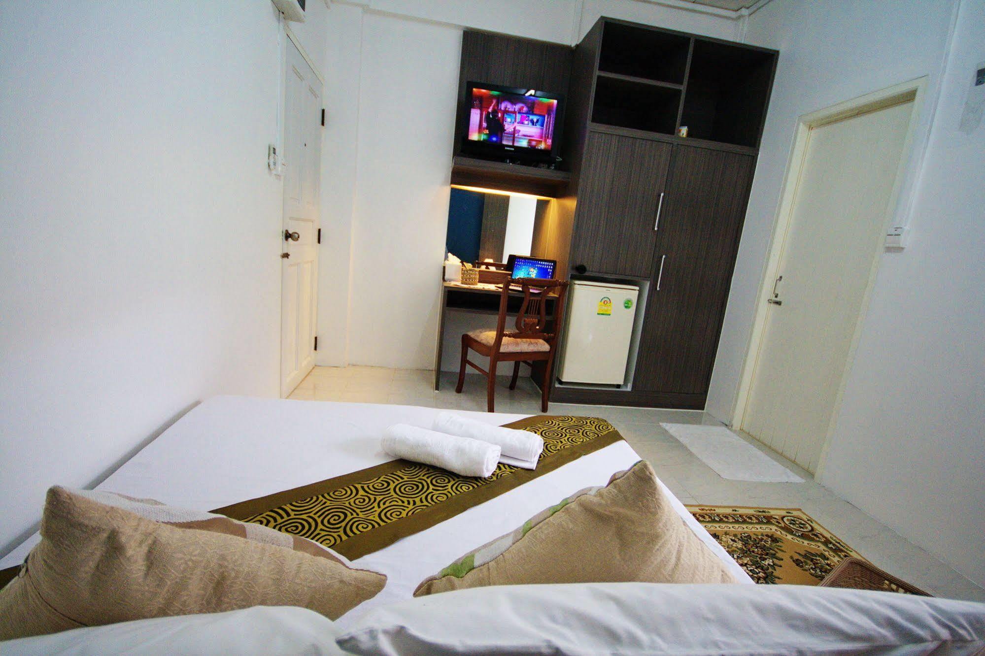 Riski Residence Bangkok-Noi - Wasit Apartment Kültér fotó