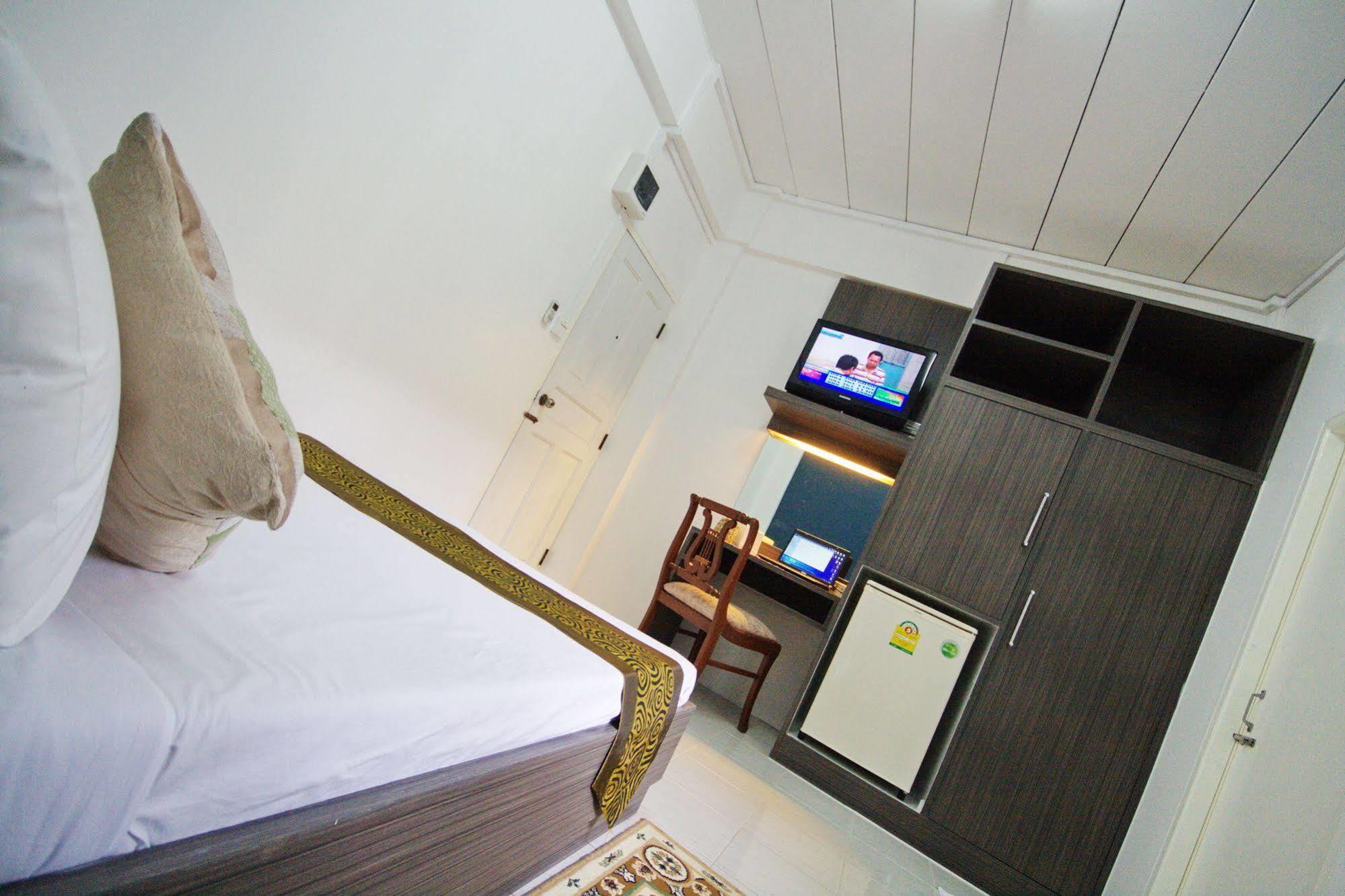 Riski Residence Bangkok-Noi - Wasit Apartment Kültér fotó