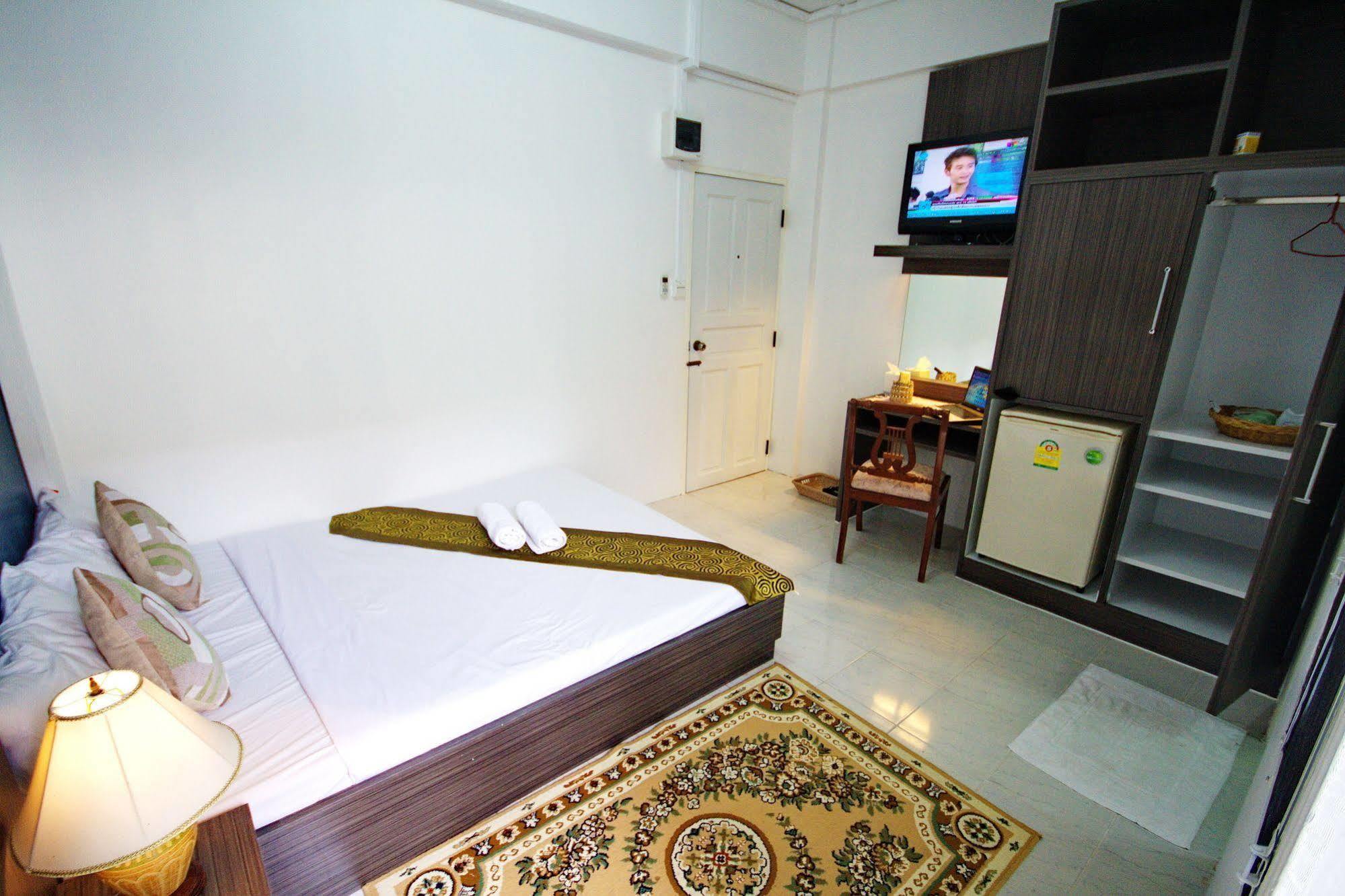 Riski Residence Bangkok-Noi - Wasit Apartment Kültér fotó