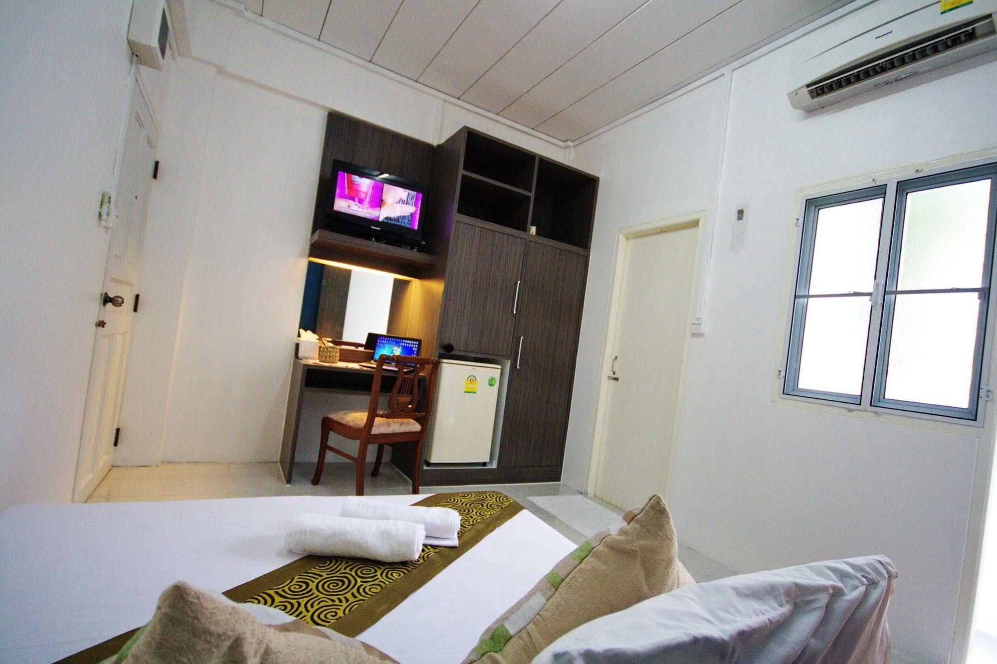 Riski Residence Bangkok-Noi - Wasit Apartment Kültér fotó
