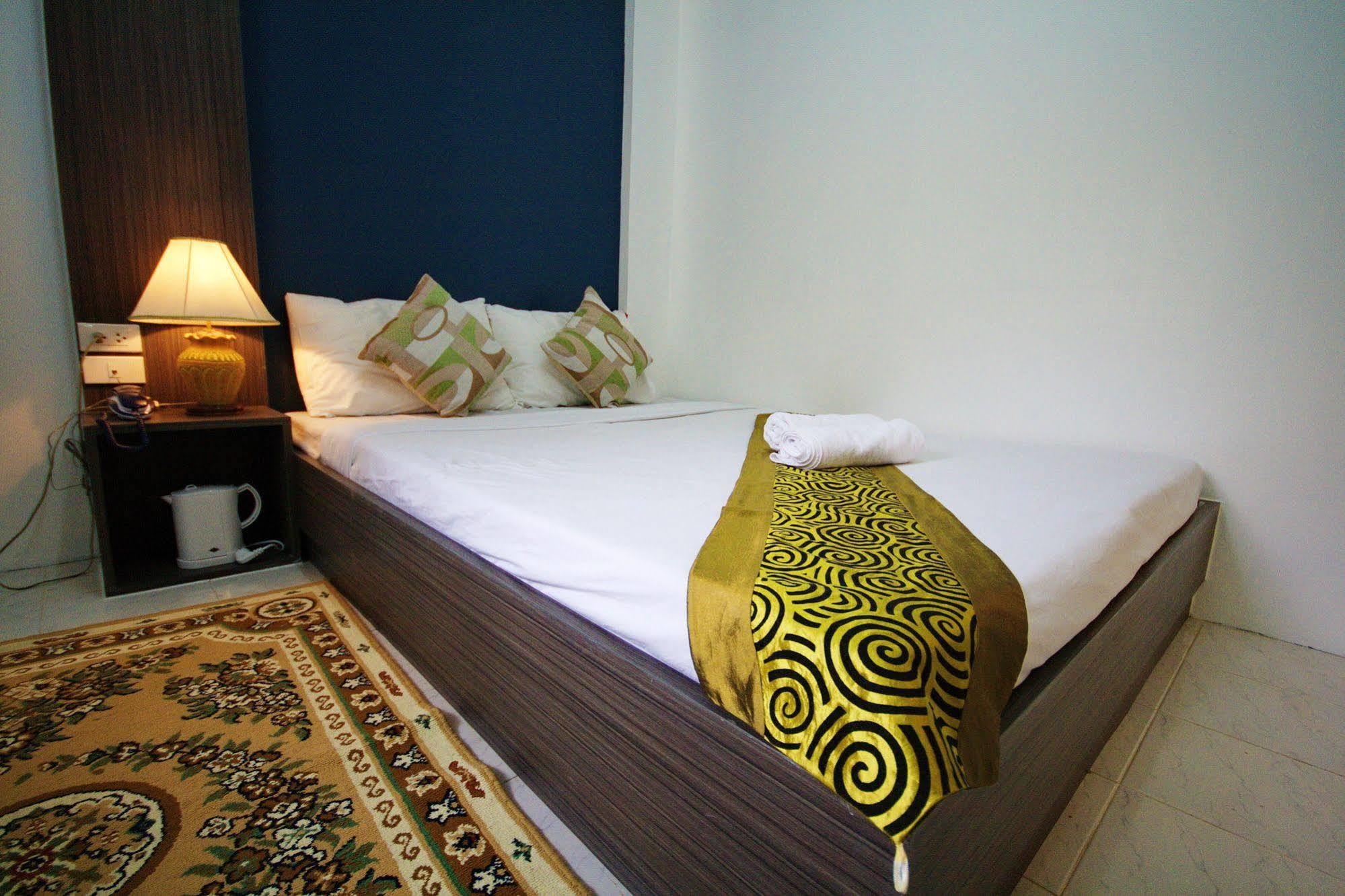 Riski Residence Bangkok-Noi - Wasit Apartment Kültér fotó