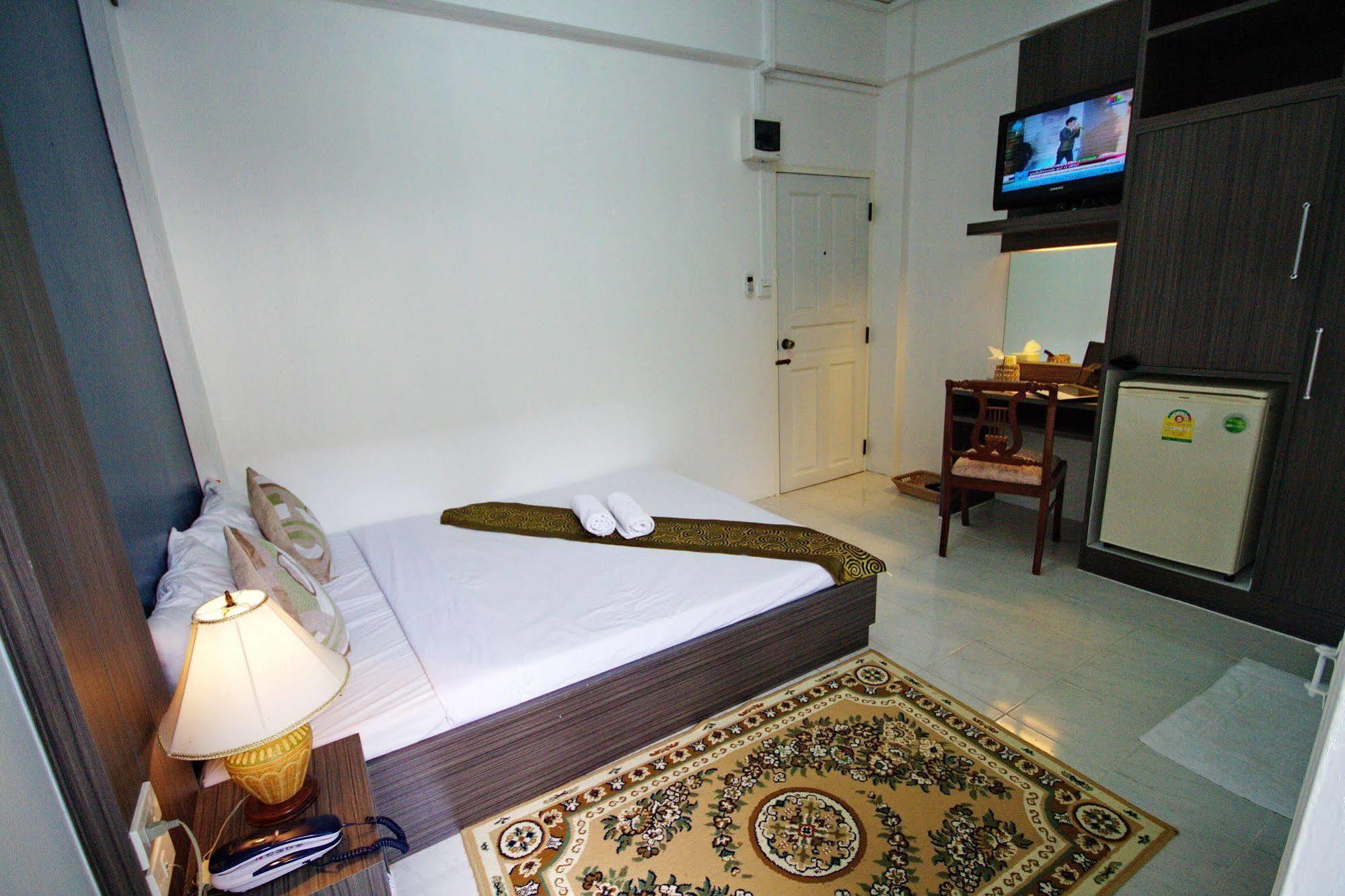 Riski Residence Bangkok-Noi - Wasit Apartment Kültér fotó