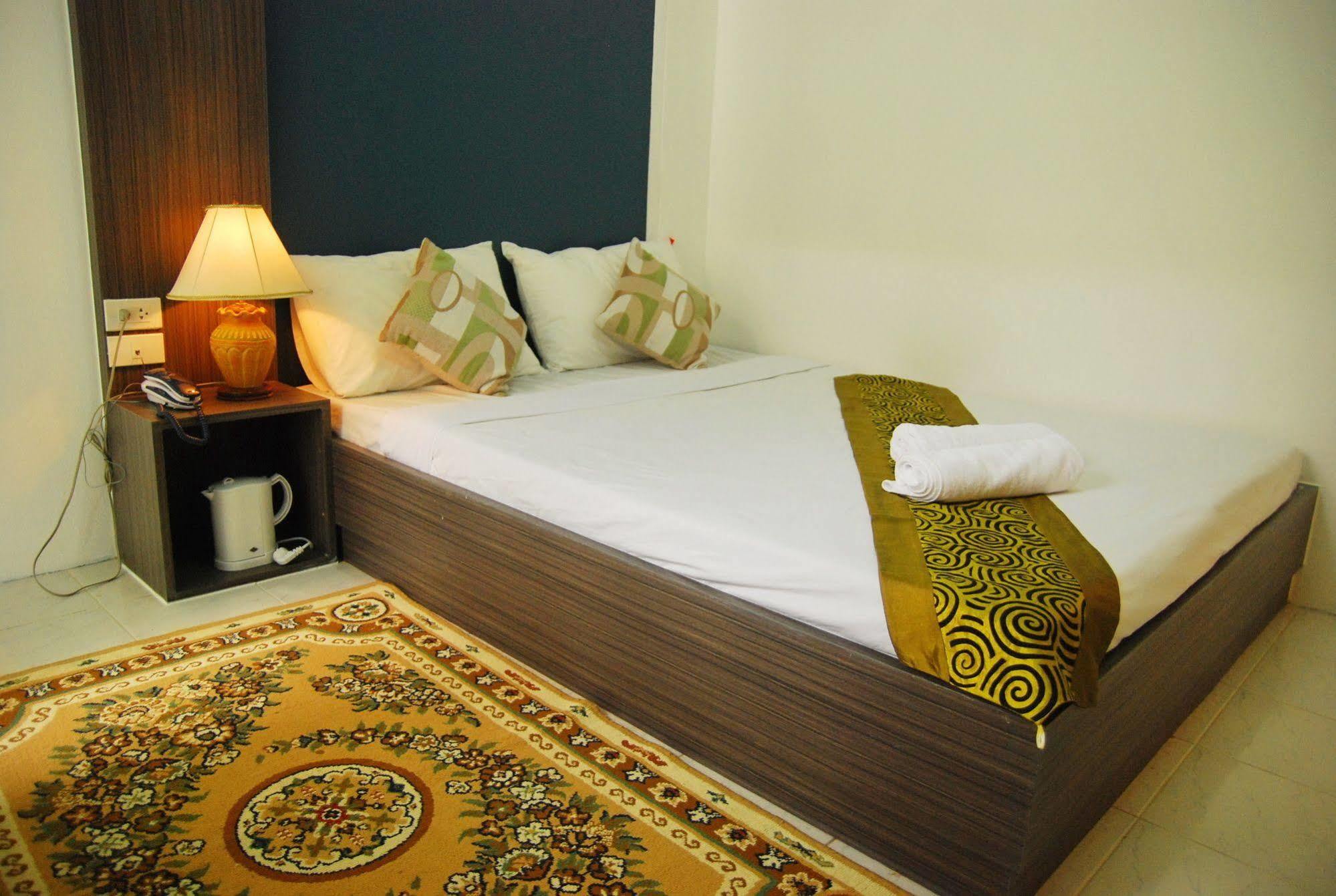 Riski Residence Bangkok-Noi - Wasit Apartment Kültér fotó